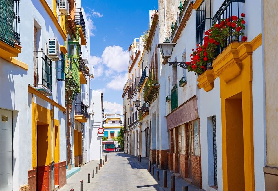barrio-de-sevilla-sumergirse-en-la-cultura-local-con-una-vivienda-turística